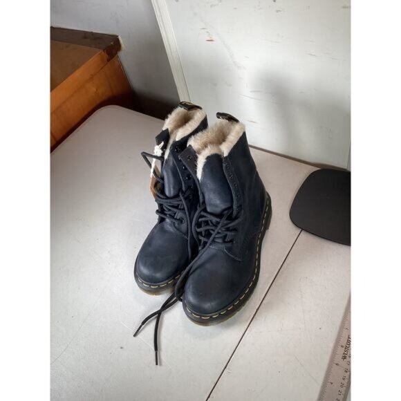 Dr. Martens 1460 Serena 8 Eye Lined Boots Women's Size 6